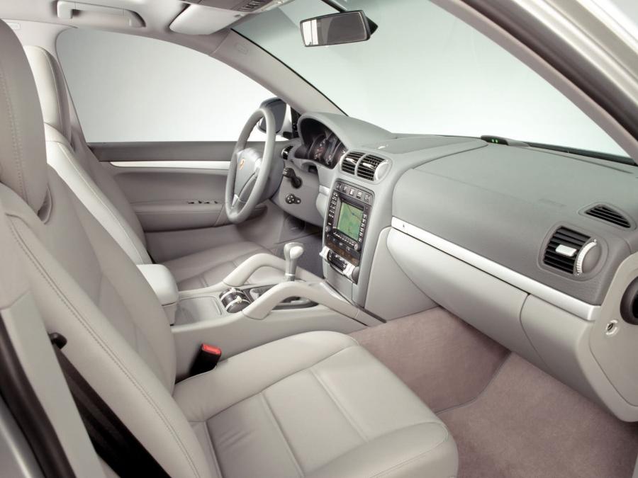  Porsche Cayenne V6 2004 года  (фото 3 из 7)